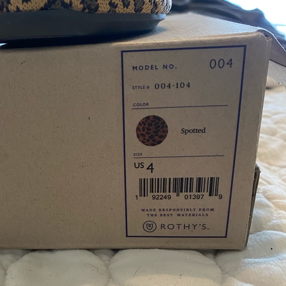 Kids Rothy’s - Picture 3 of 3